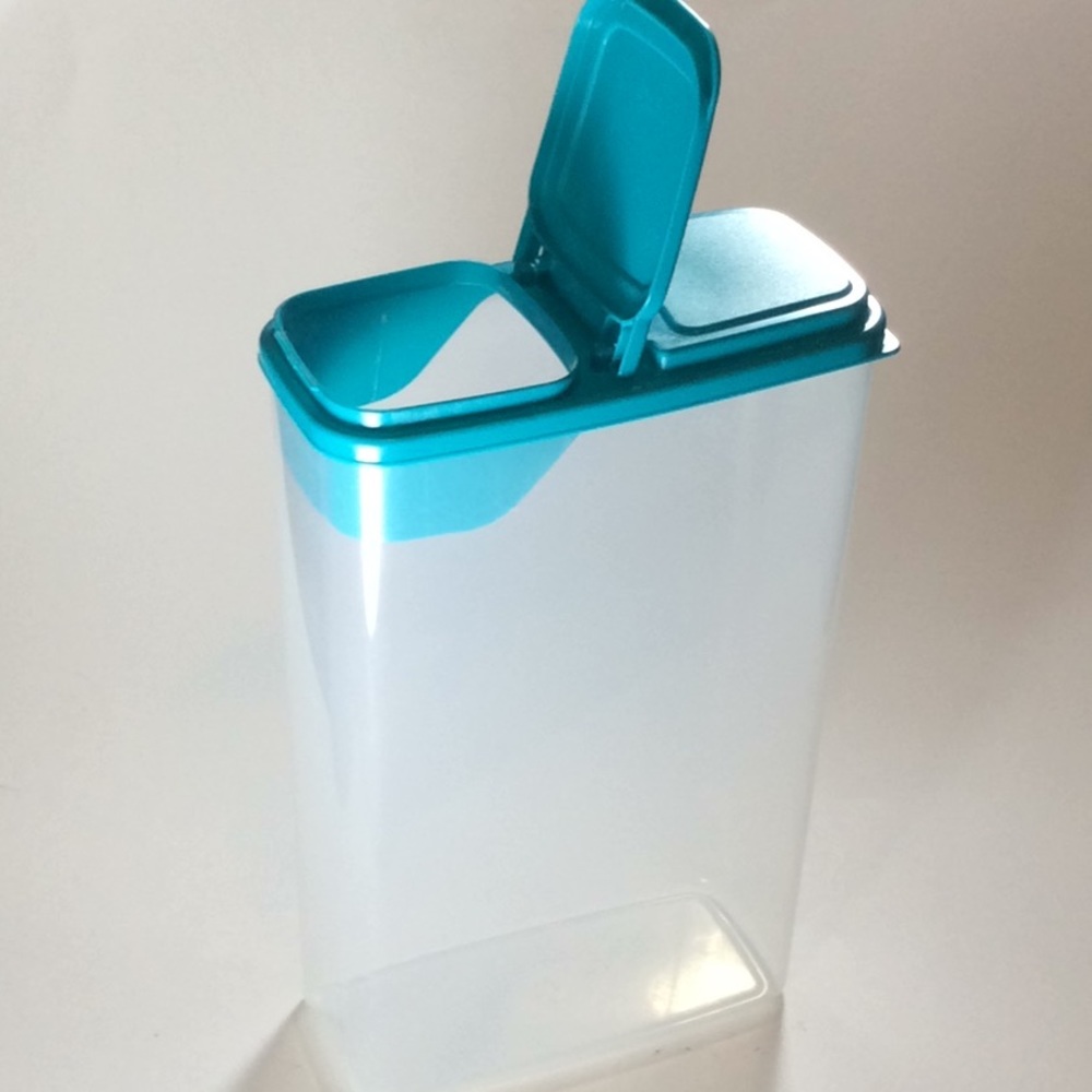 Miscellaneous Kitchen Essentials - Picture 2 of 7